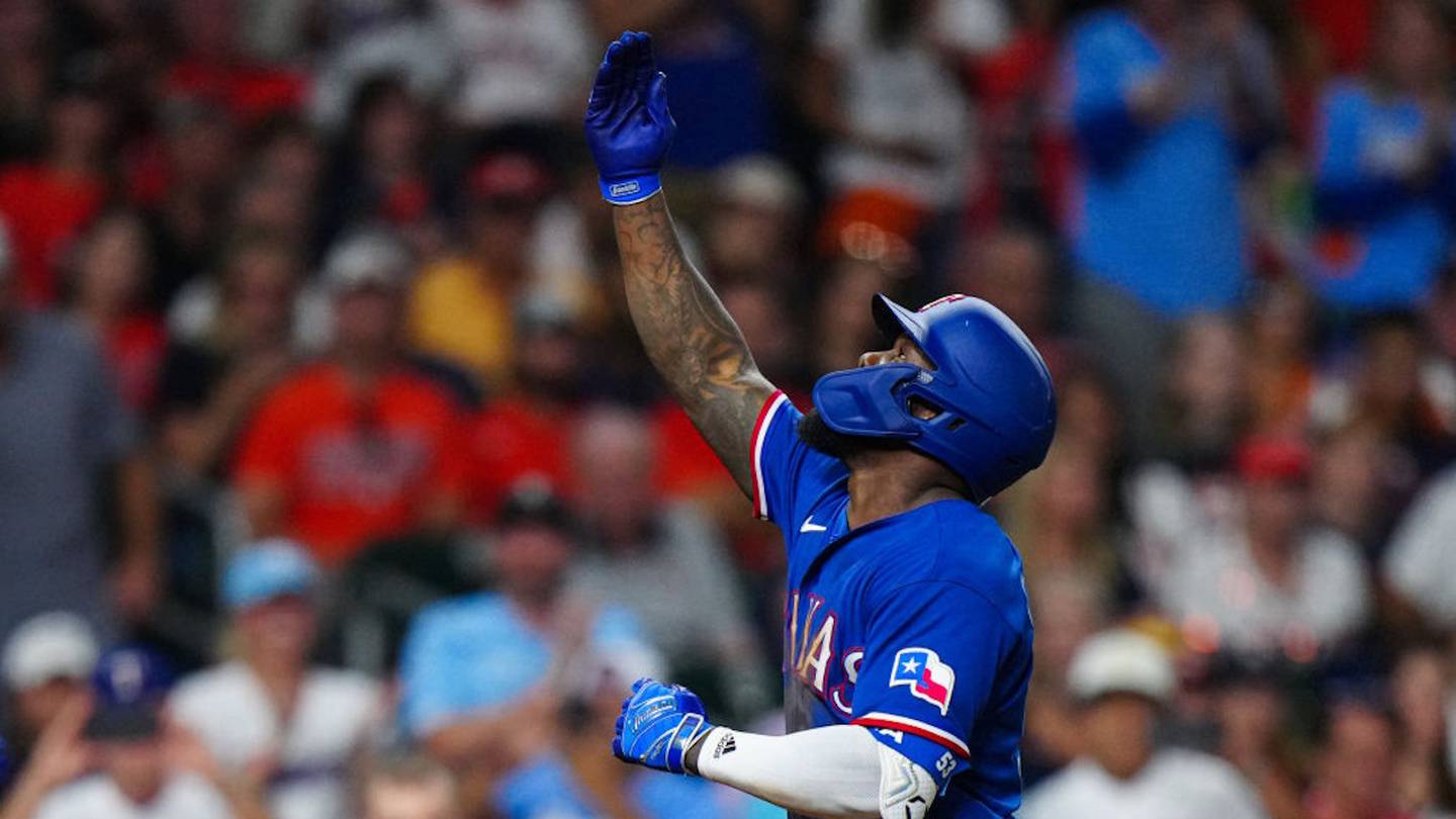 Diaz hits slam, Astros tag Pérez, rally past Rangers 7-5